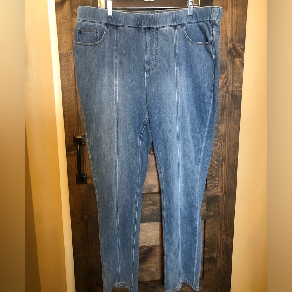 Stretch denim jeans by Isaac Mizrahi